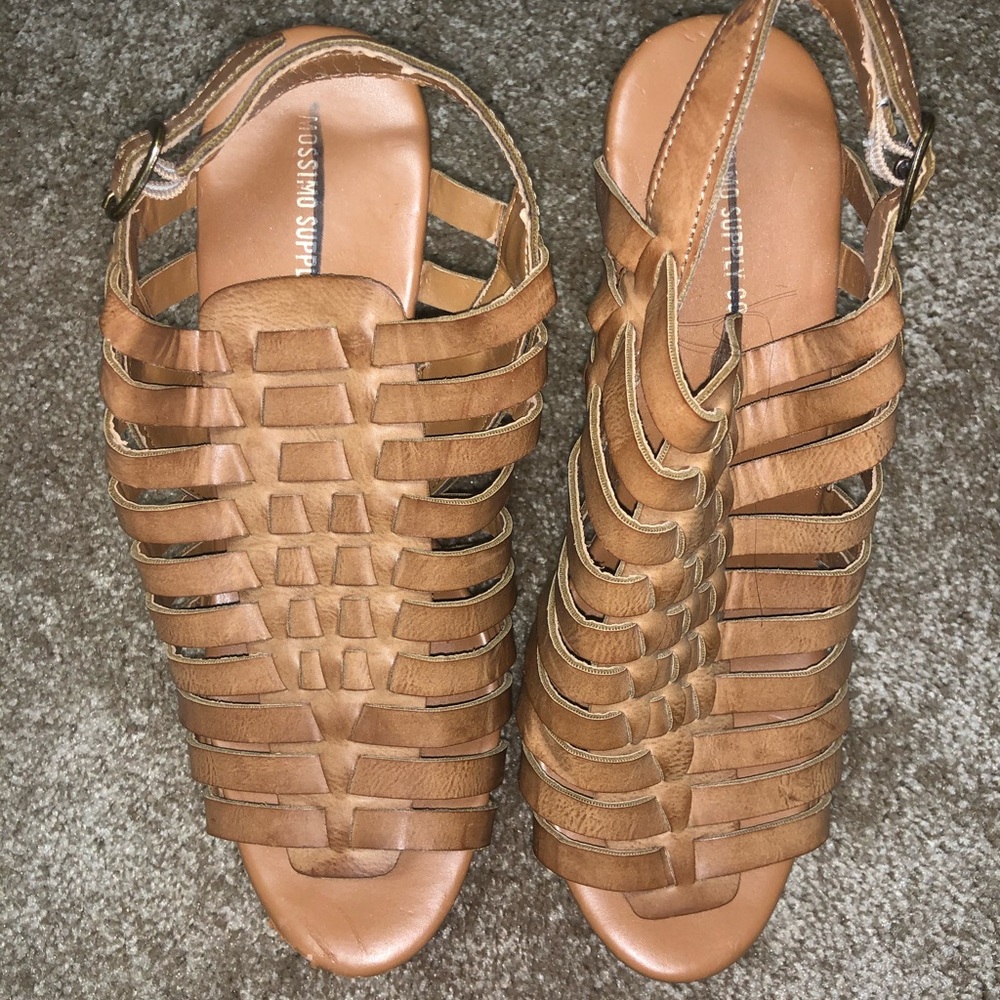 Wedge heel summer shoes